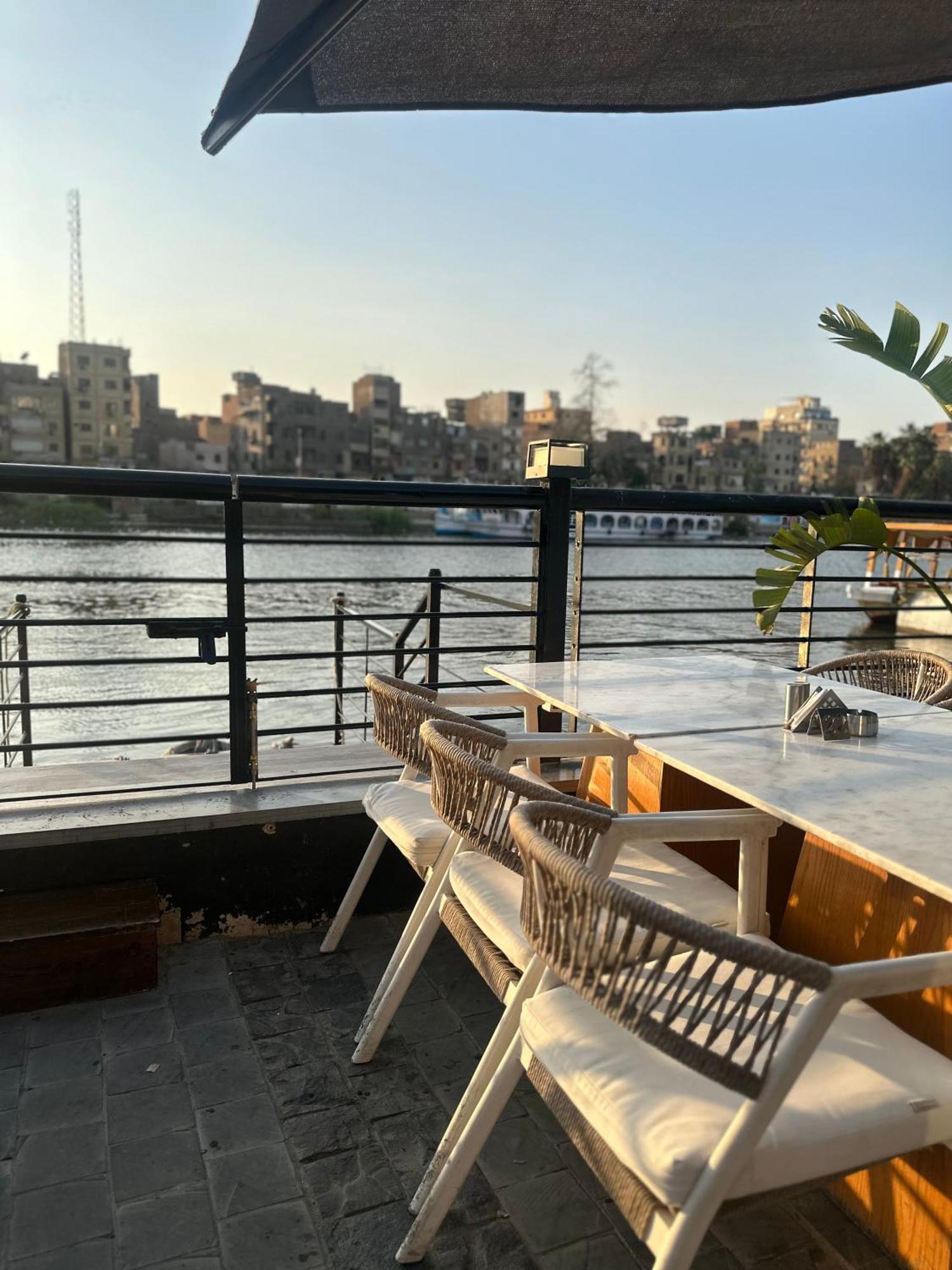 Modern 1-Bedroom Apartment In Zamalek Visits Allowed Kairo Exterior foto