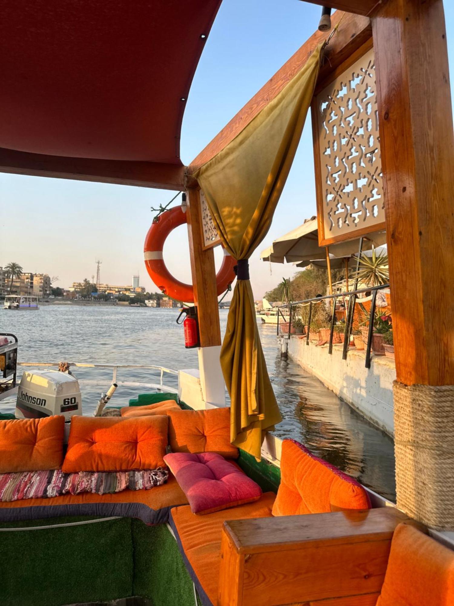 Modern 1-Bedroom Apartment In Zamalek Visits Allowed Kairo Exterior foto