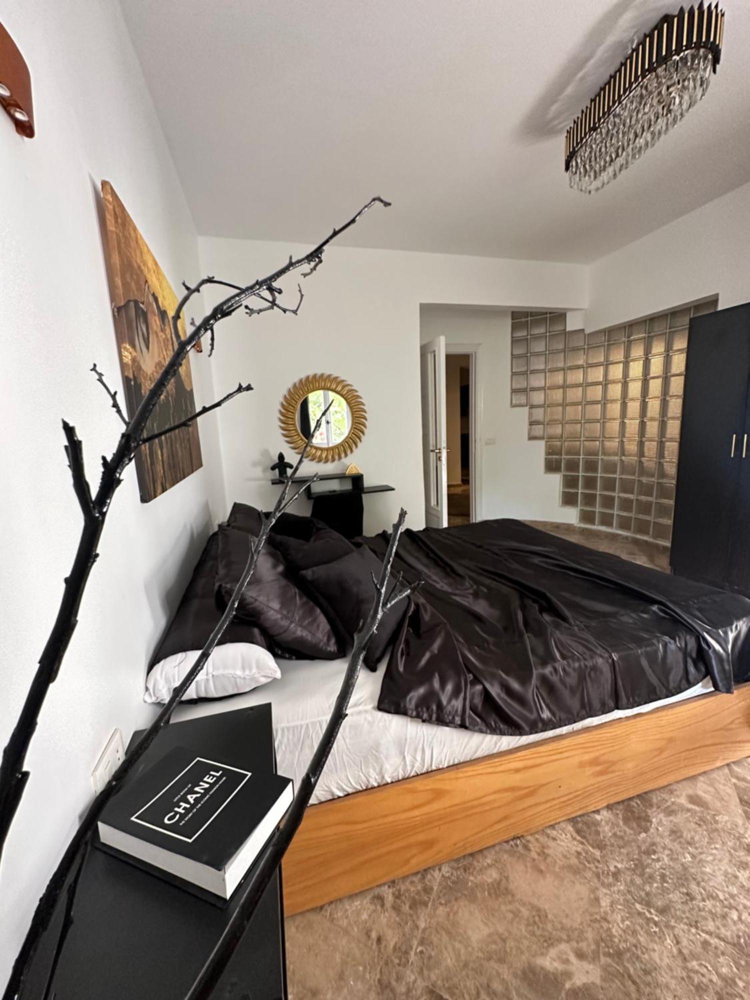 Modern 1-Bedroom Apartment In Zamalek Visits Allowed Kairo Exterior foto