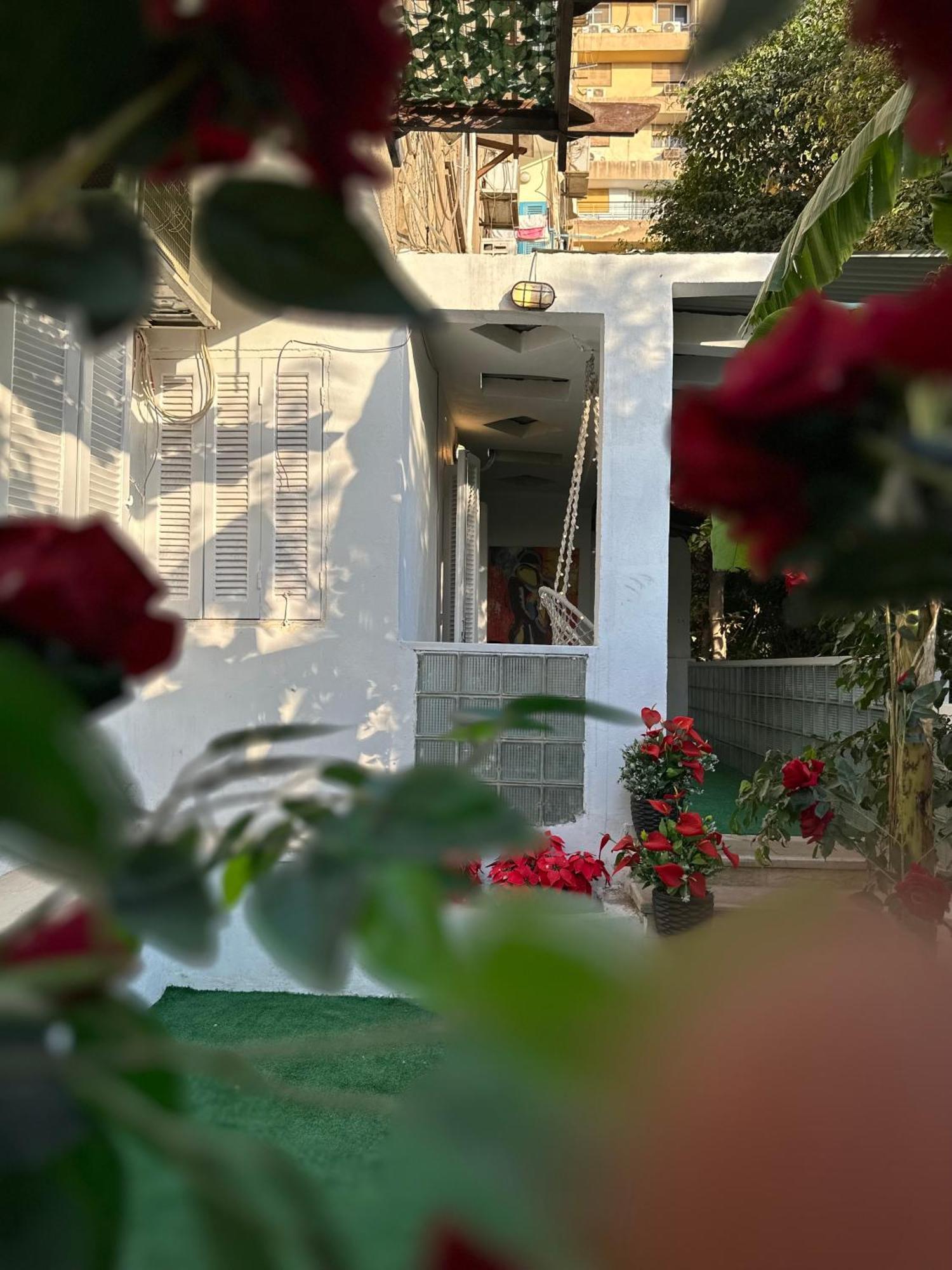 Modern 1-Bedroom Apartment In Zamalek Visits Allowed Kairo Exterior foto